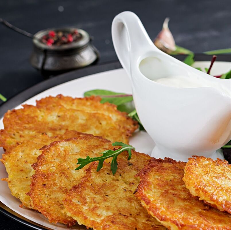 Деруни з соусом (200/40 грам)